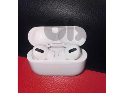 Apple Original Airpods Pro 1 Like new very clean No scratch with pads size different for ears 90$