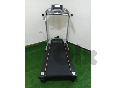 treadmill  3hp max Weight 125kg automatic incline