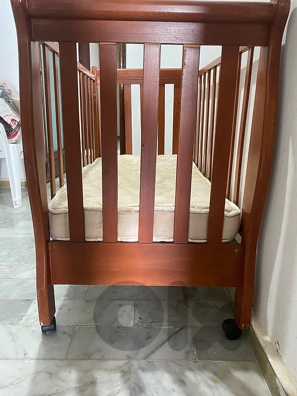 baby bed for sale تخت اطفال خشب زين للبيع
