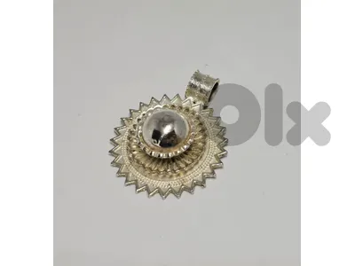 dome pendant silvertone 6$