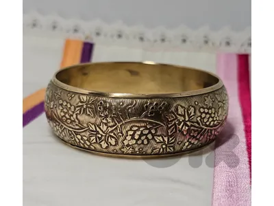 10$ old flower pattern bangle bracelet
