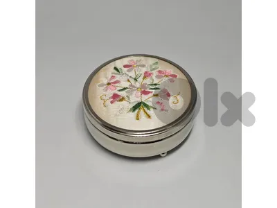 50$ vintage compact embroidered floral design