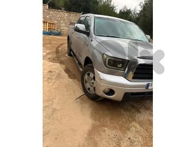 Toyota Tundra 2011