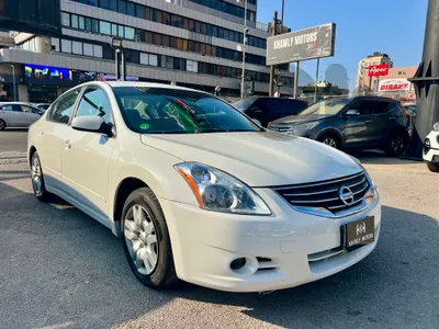 Nissan Altima 2.5L only 80k kms!! 1 owner