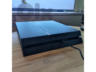 ps4 used clean + 6 games +2 controler