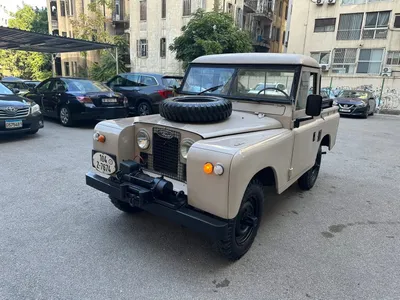 Land Rover Defender 1983