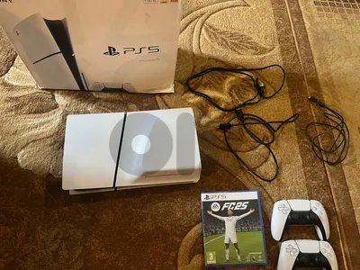 PS5 slim disck version 1 TB EUROPE + 2 original controller + fc 2025