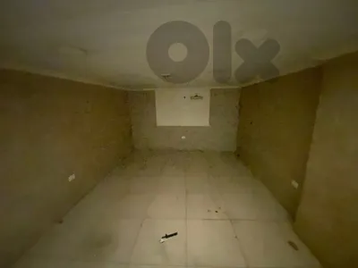 Shop for Rent in Hamraمحل للإيجار في الحمرا