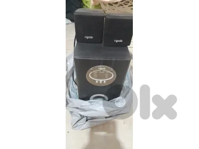 مضخم للصوت معو ٢ سبيكر بيشتغل عالكهربا