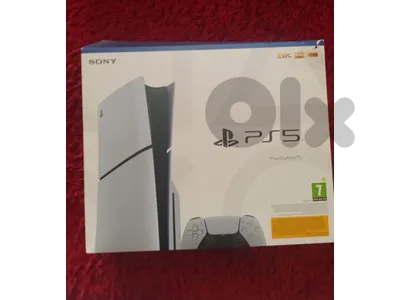 ps5 with 2 conrollers 5 games