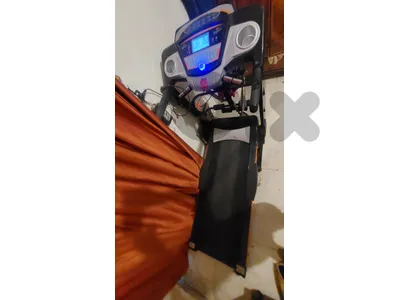 آلة مشي walking machine