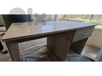 desk مكتب