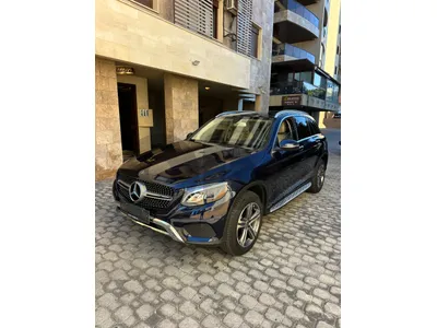 Mercedes GLC 300 4matic 2019 dark blue on beige (clean carfax)
