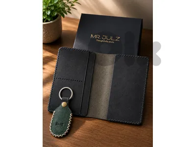 Leather Passport Holder Set Black Passport Holder with Green airtag h