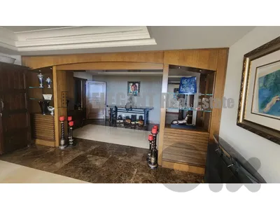 Luxurious Unfurnished Apartment for rent | 450 Sq.m