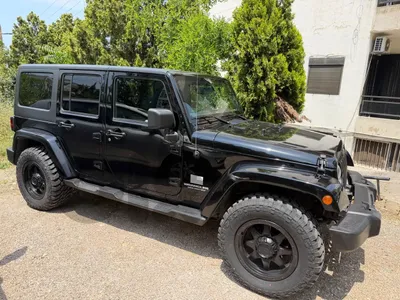 Jeep Wrangler Sahara 2017 or trade