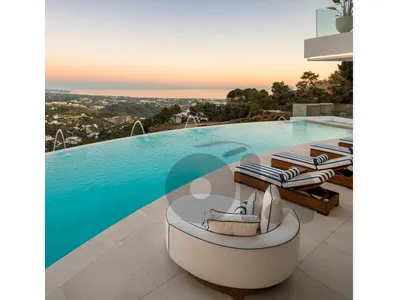 Grand architectural design and luxurious Villa for sale in Feytroun.