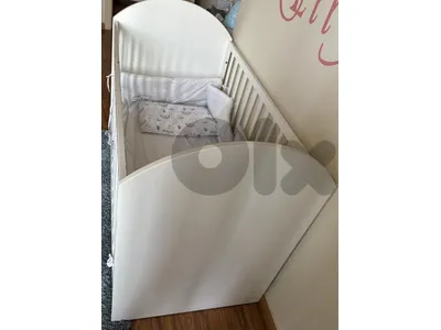 baby crib + changing table with drawers