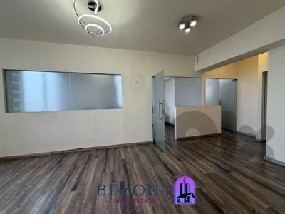 Office for rent in Ain Mrayse / مكتب للإيجار في عين المريسة