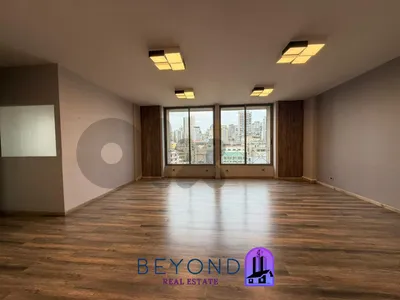 Office for rent in Ain Mrayse / مكتب للإيجار في عين المريسة