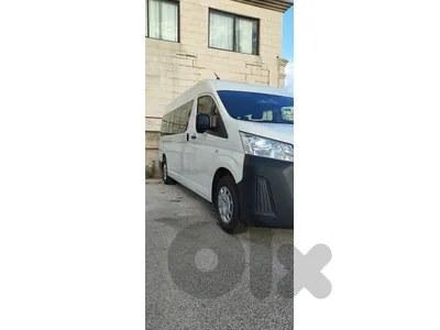 Toyota HiAce High Roof DX Series – 3.5L V6 Automatic (13-Seater)
