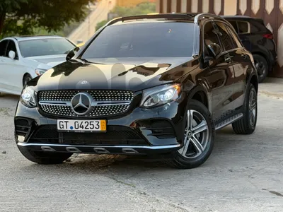 Glc 300 model 2018 Black panoramic super clean
