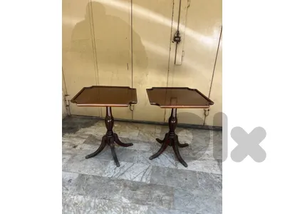 Pair Of Antique regency Mahogany Tripod Side Tables طاولة زاوية عدد ٢