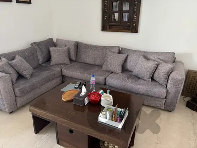 coffee table طاولة