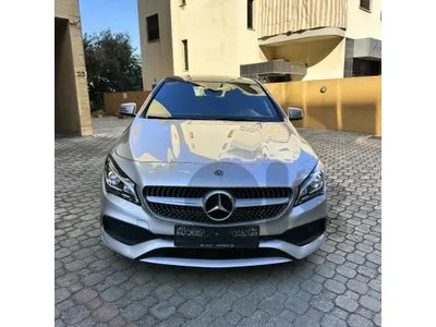 Mercedes CLA 250 AMG-line 4matic 2018 silver on black (clean carfax)