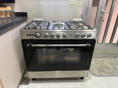 For Sale: Midea Gas Cooker & Oven – Excellent Condition