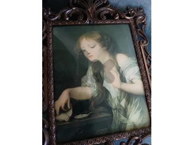Antique tablo
 برواز انتيك رائع يتميّز بزجاج نافر