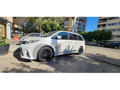 Toyota Sienna 2018 xle awd
