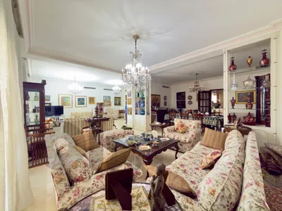 L21482 Apartment for sale Prime Location in Achrafieh, Sioufi