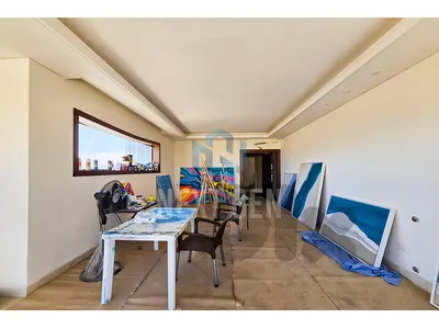 Apartment For Sale In Hamra | شقة للبيع في الحمرا