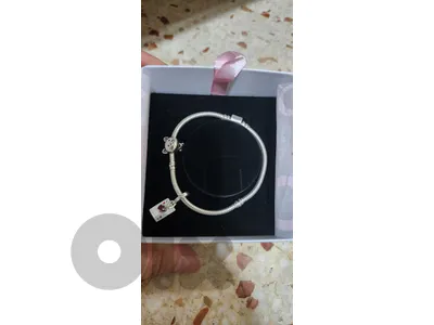 PANDORA bracelet + 2 charms