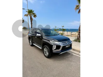 Mitsubishi Montero Sport - Like New !! - Sunroof - Leather Seats