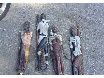 ٤ مجسمات خشب طبيعي نحت يدوي أفريقي قطع نادرة