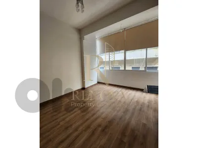 Office for rent in Monot