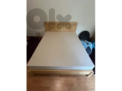 wooden bed + 2 wooden commode