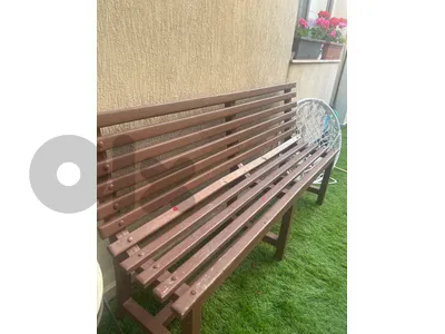 wooden bench