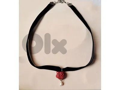 Velvet choker