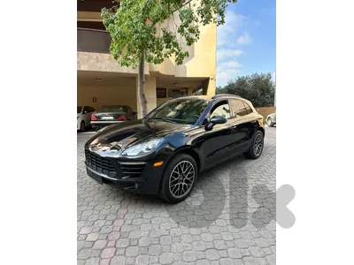 Porsche Macan S 2018 black on black (clean carfax)