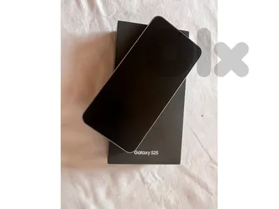 Samsung Galaxy S25 (Like New)