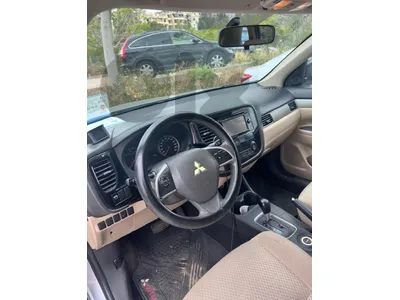 Mitsubishi Outlander 2016