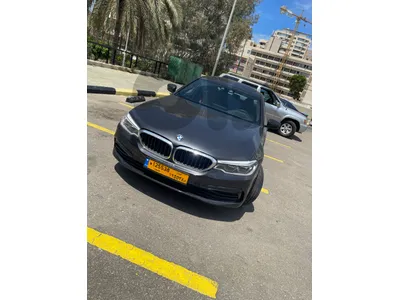 BMW 5-Series 2019 540i Sport Line