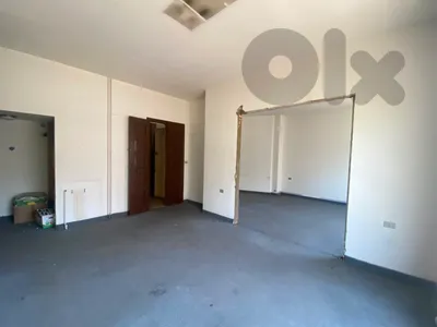Office for Rent in Hamraمكتب للإيجار في الحمرا