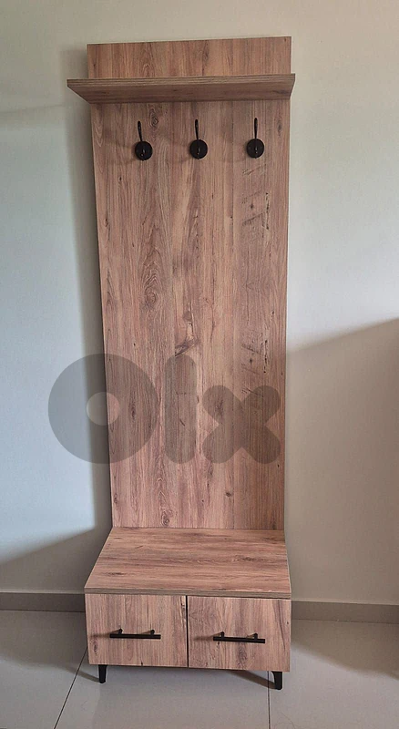 Hanging dresser