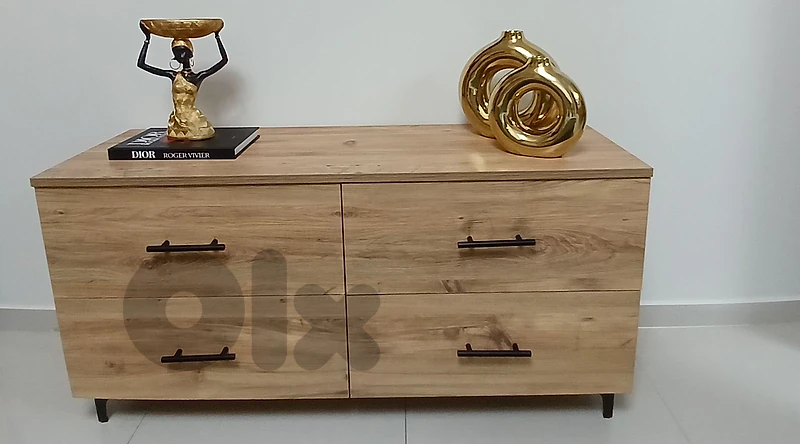 4 drawers Commode