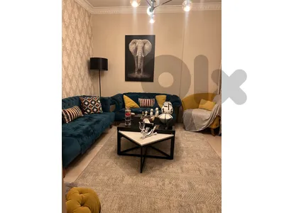 full living room with Tv unit