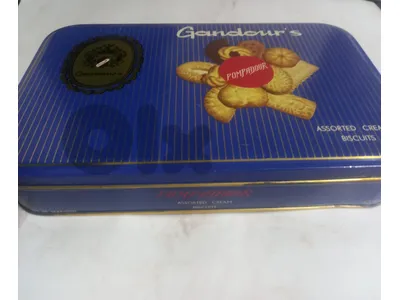 Gandour Pompadour vintage tin box still in excellent condition